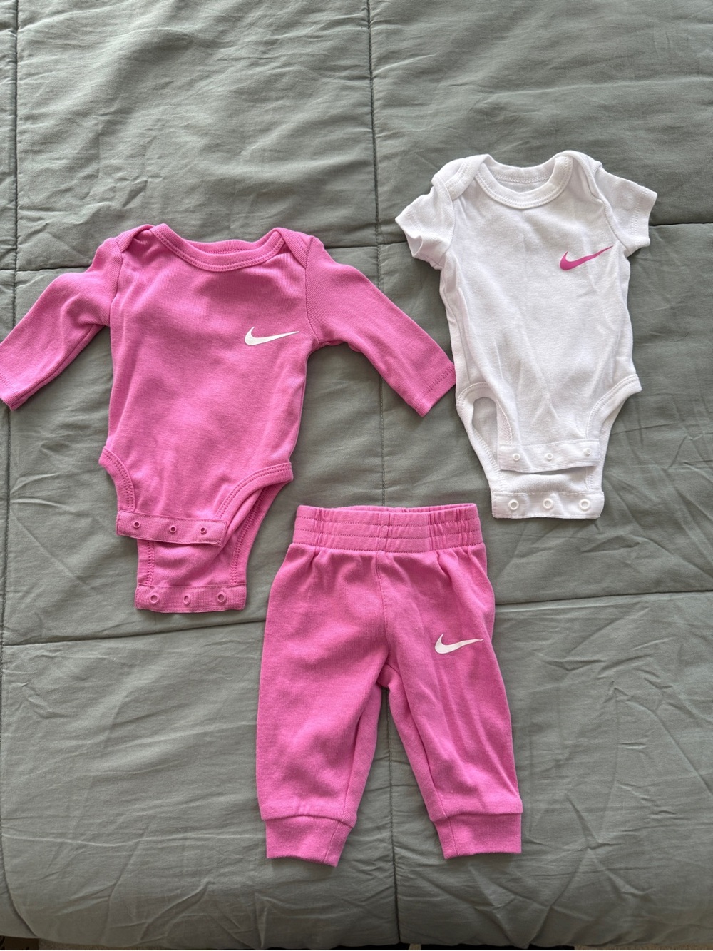 NWOT Nike Onesie Set - Newborn - Pink